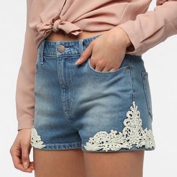 Urban Outfitters Pants - Urban Outfitters Sz 27 Erin High Rise Shortie